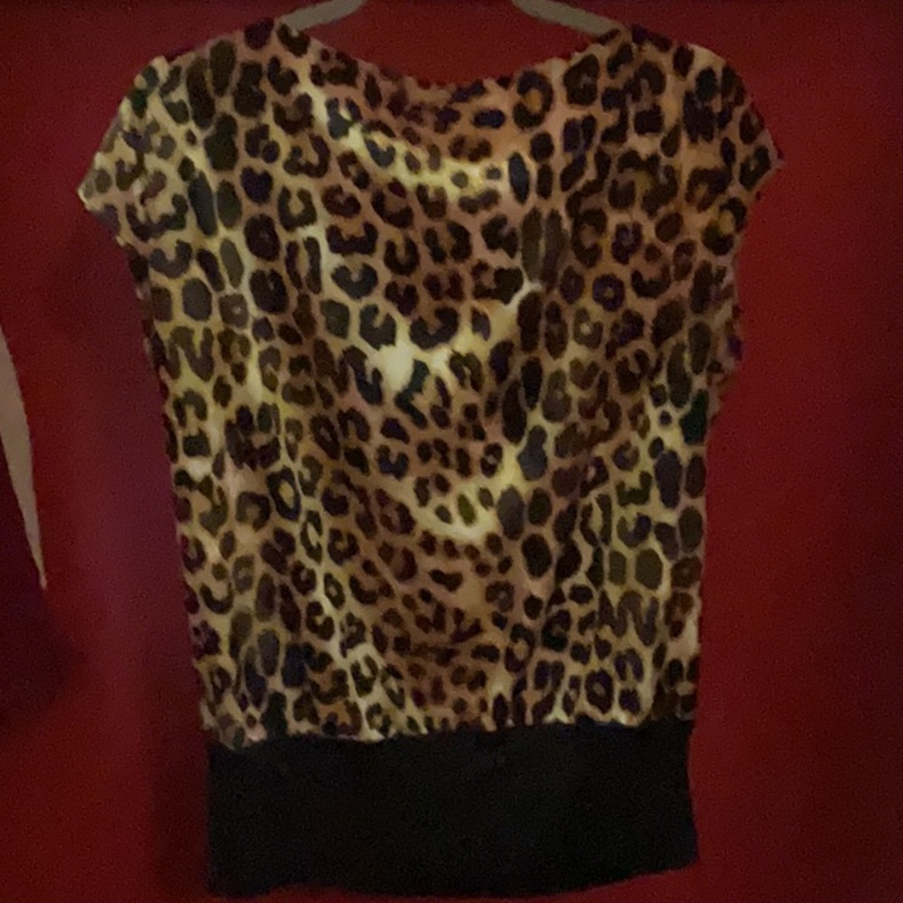 Express  pullover top - Picture 2 of 4